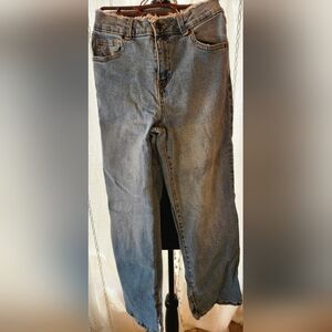 Girls maurices Evsie jeans size 11/12 short